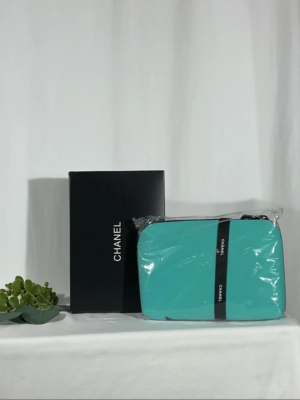 CHANEL Limited Edition Turquoise Cosmetic Makeup Pouch – New in Box (NIB)